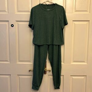 Unbranded Women’s 2 Piece Jogger Set, XL. Heathered Green.